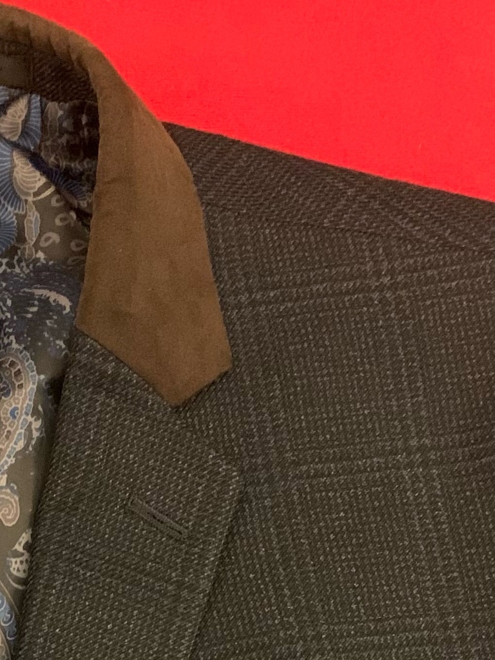 VanHeusen Studio Muted Plaid Jacket w Suede-Like Accents on Collar and Elbows